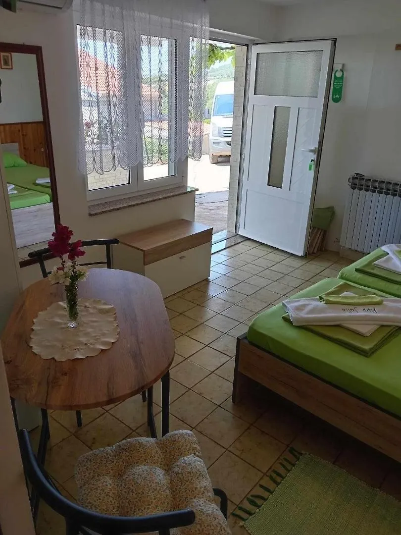 Guest house Apartments And Rooms By The Sea Martinscica, Cres - 23980