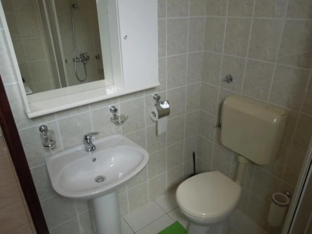 Apartments And Rooms By The Sea Martinscica, Cres - 23980 Martinscica (Cres)