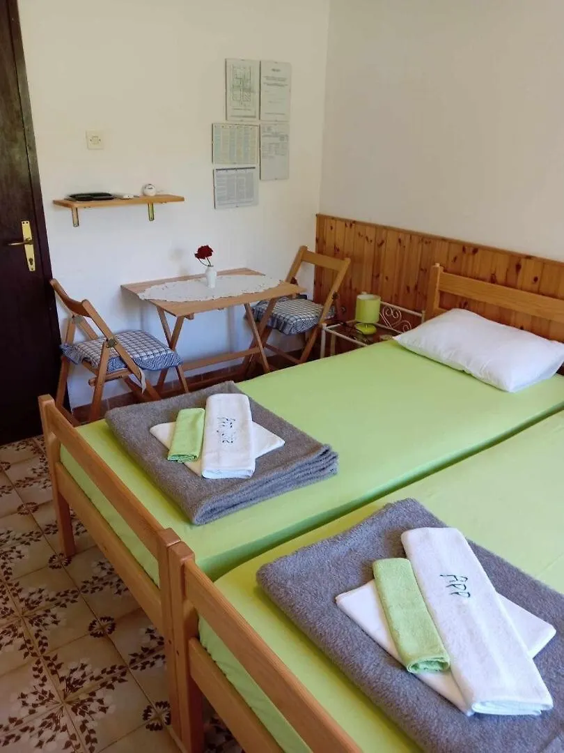 Apartments And Rooms By The Sea Martinscica, Cres - 23980 Guest house