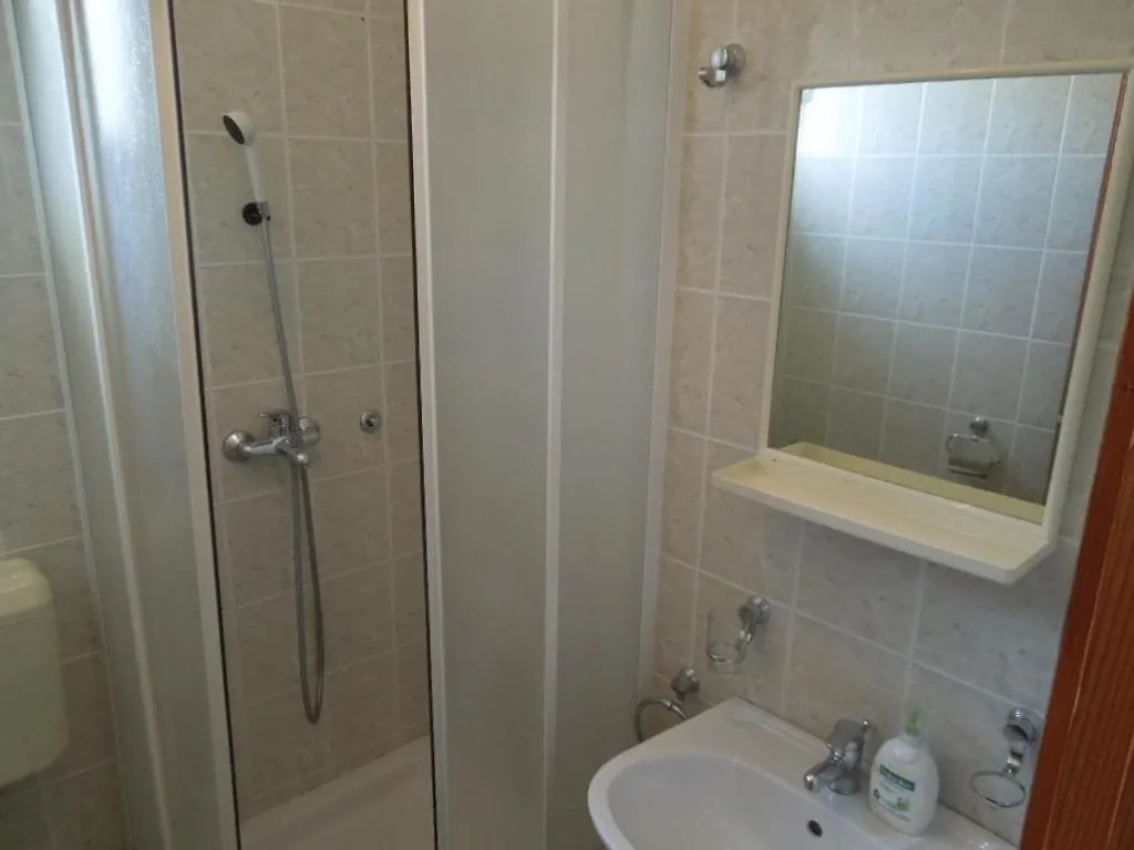 Apartments And Rooms By The Sea Martinscica, Cres - 23980 Guest house Martinscica (Cres)