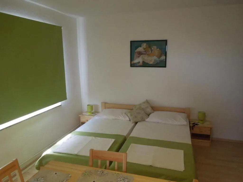 Apartments And Rooms By The Sea Martinscica, Cres - 23980 0*, Martinšćica