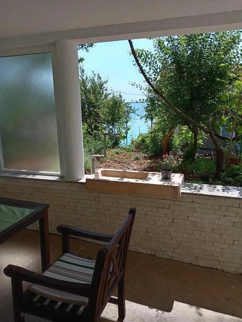 Apartments And Rooms By The Sea Martinscica, Cres - 23980 بيت ضيافة